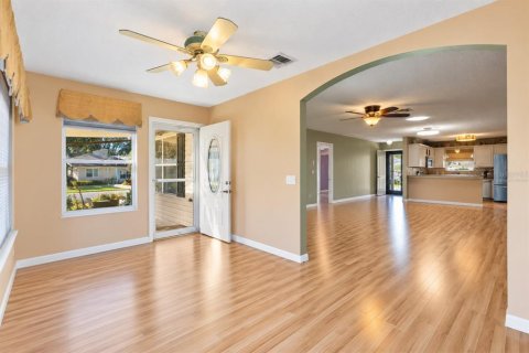 Casa en venta en The Villages, Florida, 3 dormitorios, 124.95 m2 № 2430607 - foto 17
