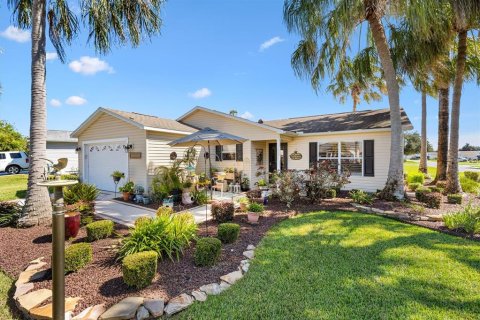 Casa en The Villages, Florida 3 dormitorios, 124.95 m2 № 2430607
