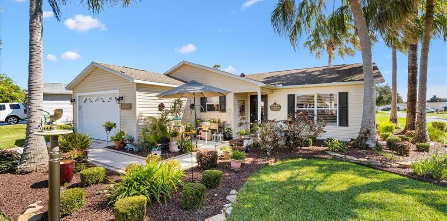 Casa en The Villages, Florida 3 dormitorios, 124.95 m2 № 2430607