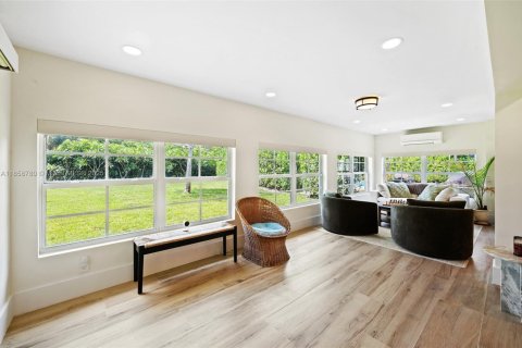 Commercial property in Boynton Beach, Florida 319.86 sq.m. № 1887365 - photo 25