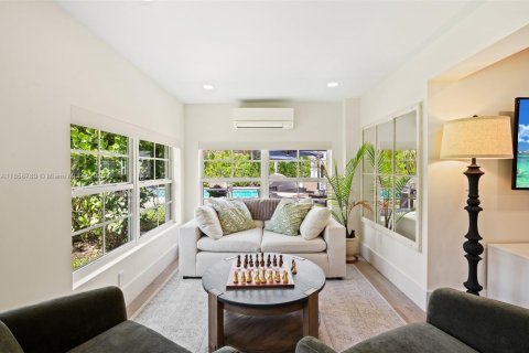 Commercial property in Boynton Beach, Florida 319.86 sq.m. № 1887365 - photo 26