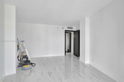Copropriété à louer à Hallandale Beach, Floride: 2 chambres, 131.92 m2 № 1956746 - photo 24