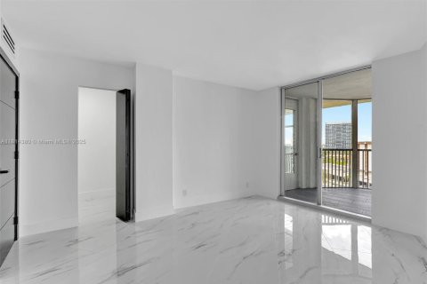 Copropriété à louer à Hallandale Beach, Floride: 2 chambres, 131.92 m2 № 1956746 - photo 26