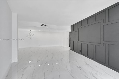 Copropriété à louer à Hallandale Beach, Floride: 2 chambres, 131.92 m2 № 1956746 - photo 9