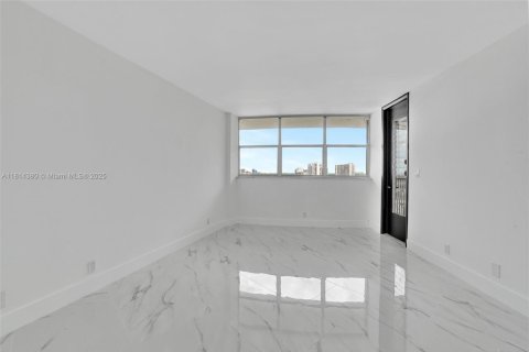 Copropriété à louer à Hallandale Beach, Floride: 2 chambres, 131.92 m2 № 1956746 - photo 30