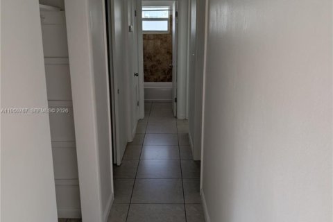 Apartamento en alquiler en North Miami, Florida, 2 dormitorios, 72.46 m2 № 2009399 - foto 9