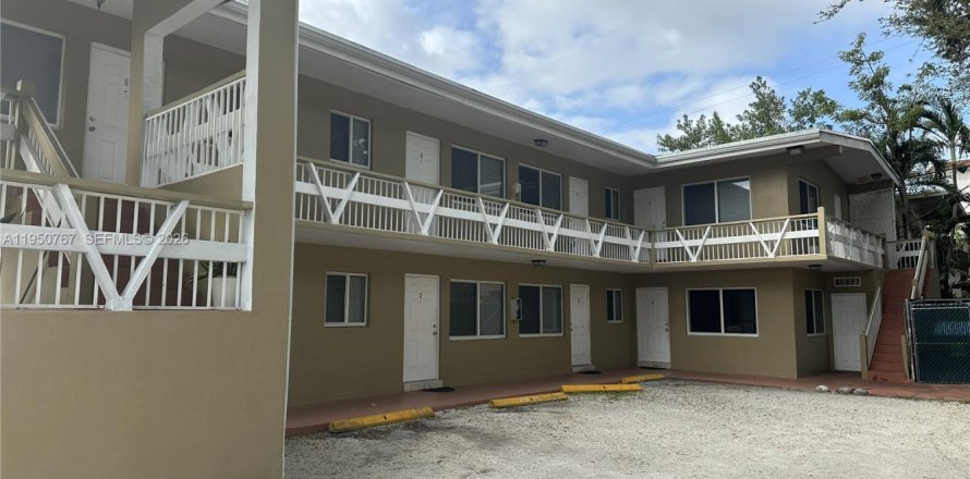 Apartamento en North Miami, Florida 2 dormitorios, 72.46 m2 № 2009399