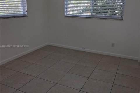 Apartamento en alquiler en North Miami, Florida, 2 dormitorios, 72.46 m2 № 2009399 - foto 8