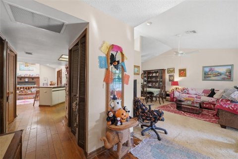 Villa ou maison à vendre à New Port Richey, Floride: 3 chambres, 174.19 m2 № 2425720 - photo 4