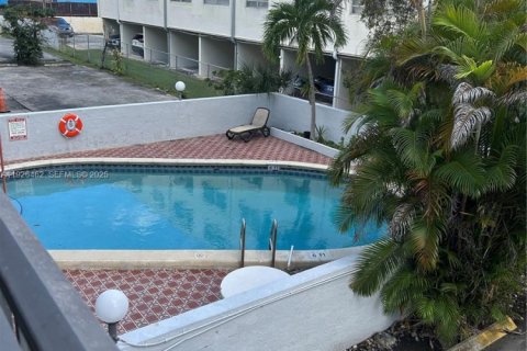 Снять в аренду кондоминиум в Норт-Майами, Флорида 1 спальня, 76.18м2, № 1990246 - фото 24