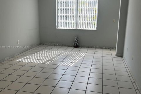 Снять в аренду кондоминиум в Норт-Майами, Флорида 1 спальня, 76.18м2, № 1990246 - фото 9