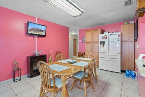 Casa en venta en Port Richey, Florida, 2 dormitorios, 153.01 m2 № 2152172 - foto 6