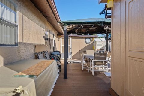 Casa en venta en Port Richey, Florida, 2 dormitorios, 153.01 m2 № 2152172 - foto 16