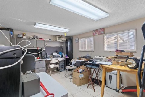 Casa en venta en Port Richey, Florida, 2 dormitorios, 153.01 m2 № 2152172 - foto 19
