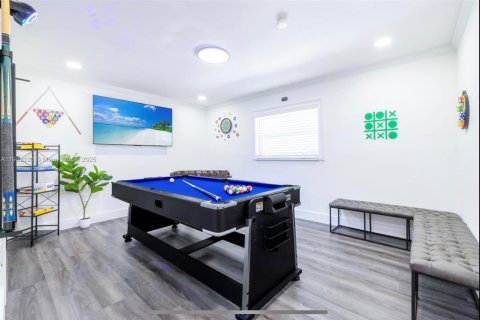 Casa en venta en Miami, Florida, 7 dormitorios, 154.68 m2 № 1953726 - foto 15