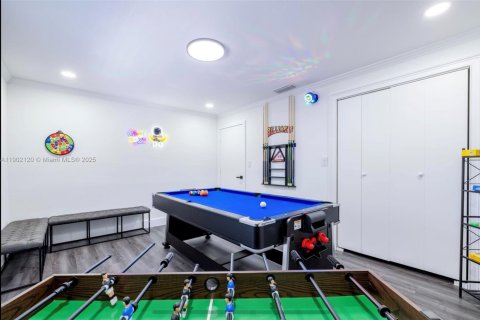 Casa en venta en Miami, Florida, 7 dormitorios, 154.68 m2 № 1953726 - foto 16