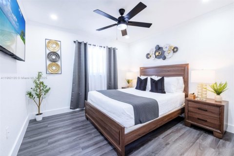 Casa en venta en Miami, Florida, 7 dormitorios, 154.68 m2 № 1953726 - foto 17
