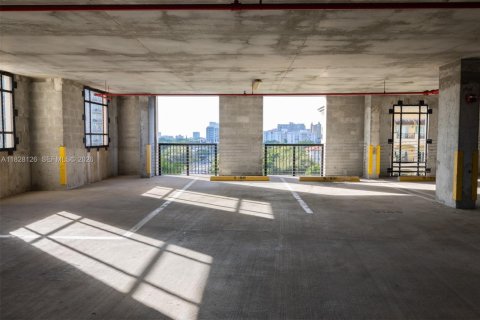 Condo in Coral Gables, Florida, 2 bedrooms  № 1801178 - photo 28