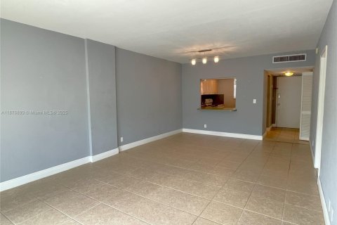 Купить кондоминиум в Корал-Гейблс, Флорида 1 спальня, 75.07м2, № 1928006 - фото 5