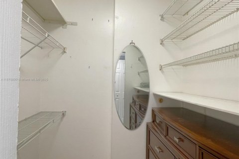 Купить кондоминиум в Корал-Гейблс, Флорида 1 спальня, 75.07м2, № 1928006 - фото 16