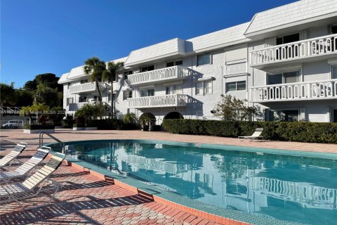 Купить кондоминиум в Корал-Гейблс, Флорида 1 спальня, 75.07м2, № 1928006 - фото 4