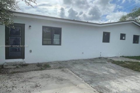 Casa en Miami, Florida 2 dormitorios, 99.59 m2 № 2031842
