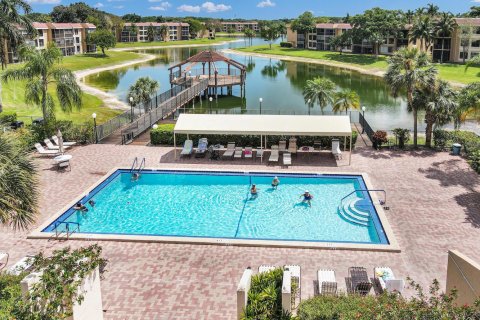 Condo in Margate, Florida, 2 bedrooms  № 1118088 - photo 1