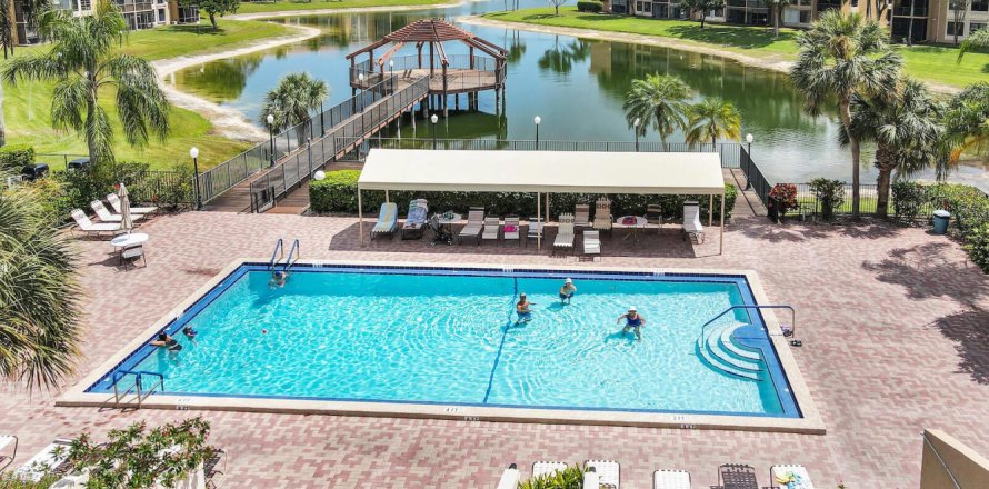 Condo in Margate, Florida, 2 bedrooms № 1118088