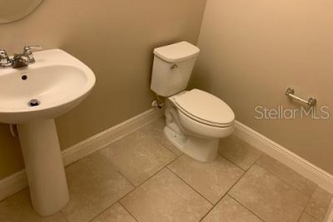 Touwnhouse à louer à Orlando, Floride: 3 chambres, 207.17 m2 № 2429364 - photo 7