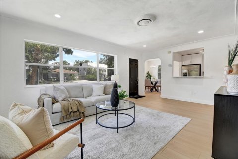 Casa en venta en Saint Petersburg, Florida, 2 dormitorios, 120.87 m2 № 2377908 - foto 3