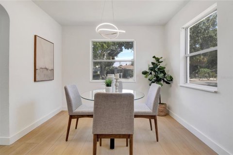 Casa en venta en Saint Petersburg, Florida, 2 dormitorios, 120.87 m2 № 2377908 - foto 7