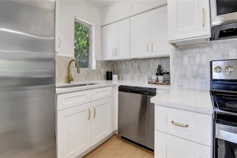Casa en venta en Saint Petersburg, Florida, 2 dormitorios, 120.87 m2 № 2377908 - foto 10
