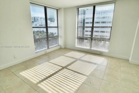 Condominio en venta en Miami Beach, Florida, 1 dormitorio, 81.38 m2 № 2035528 - foto 30