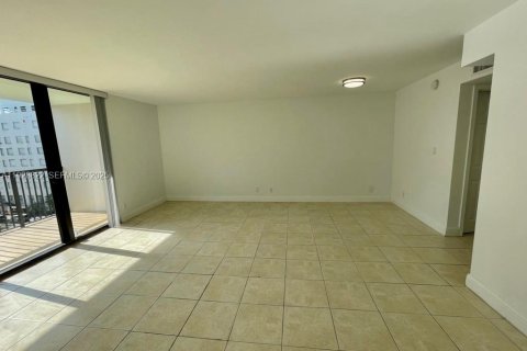 Condominio en venta en Miami Beach, Florida, 1 dormitorio, 81.38 m2 № 2035528 - foto 25