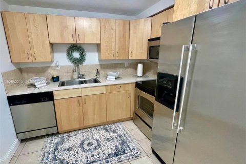 Condominio en venta en Miami Beach, Florida, 1 dormitorio, 81.38 m2 № 2035528 - foto 14