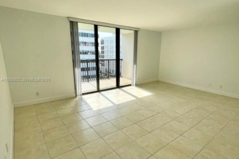 Condominio en venta en Miami Beach, Florida, 1 dormitorio, 81.38 m2 № 2035528 - foto 24