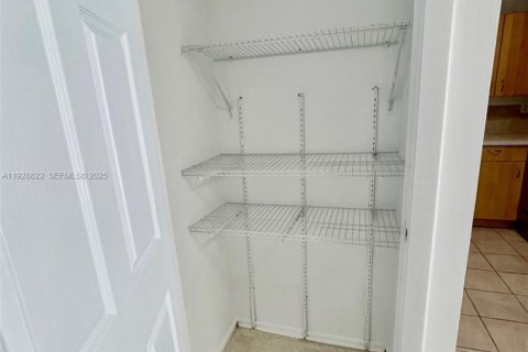 Condominio en venta en Miami Beach, Florida, 1 dormitorio, 81.38 m2 № 2035528 - foto 22