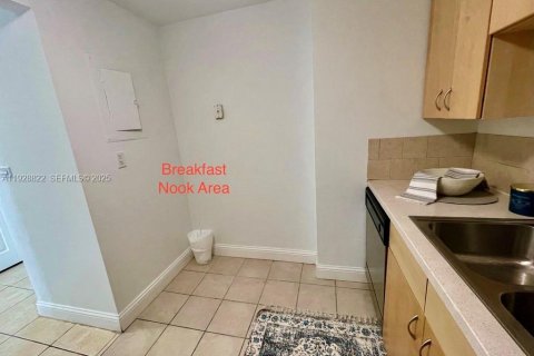 Condominio en venta en Miami Beach, Florida, 1 dormitorio, 81.38 m2 № 2035528 - foto 16