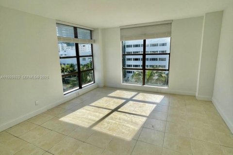 Condominio en venta en Miami Beach, Florida, 1 dormitorio, 81.38 m2 № 2035528 - foto 28