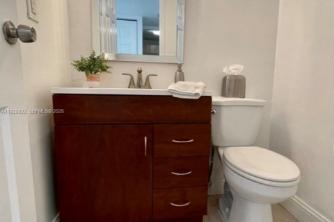 Condominio en venta en Miami Beach, Florida, 1 dormitorio, 81.38 m2 № 2035528 - foto 18