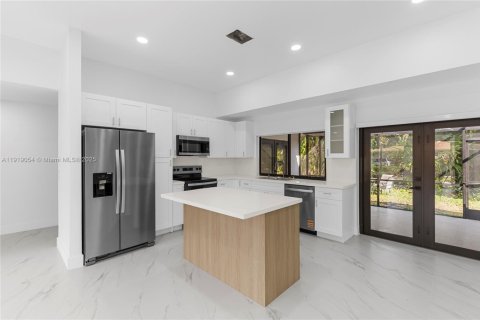 Casa en alquiler en Coral Springs, Florida, 3 dormitorios, 168.99 m2 № 1974121 - foto 7