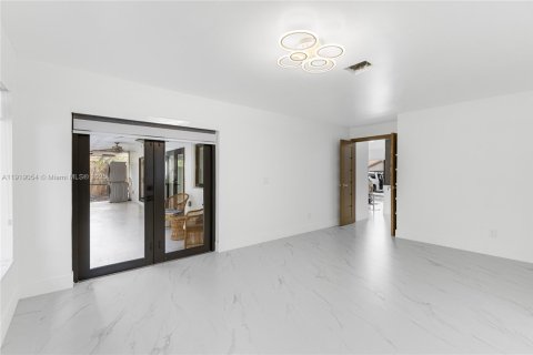 Casa en alquiler en Coral Springs, Florida, 3 dormitorios, 168.99 m2 № 1974121 - foto 14