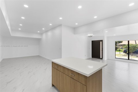 Casa en alquiler en Coral Springs, Florida, 3 dormitorios, 168.99 m2 № 1974121 - foto 6