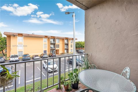 Купить кондоминиум в Майами, Флорида 2 спальни, 117.24м2, № 2154558 - фото 4