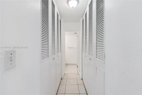 Купить кондоминиум в Майами, Флорида 2 спальни, 117.24м2, № 2154558 - фото 7
