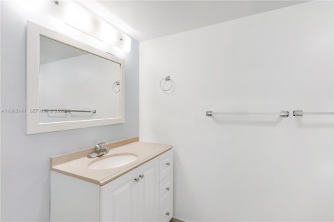 Купить кондоминиум в Майами, Флорида 2 спальни, 117.24м2, № 2154558 - фото 5