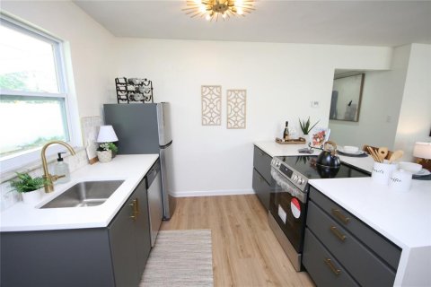 Casa en venta en Tampa, Florida, 3 dormitorios, 100.71 m2 № 1670748 - foto 15