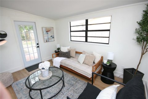 Casa en venta en Tampa, Florida, 3 dormitorios, 100.71 m2 № 1670748 - foto 11