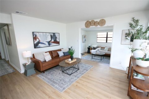 Casa en venta en Tampa, Florida, 3 dormitorios, 100.71 m2 № 1670748 - foto 6