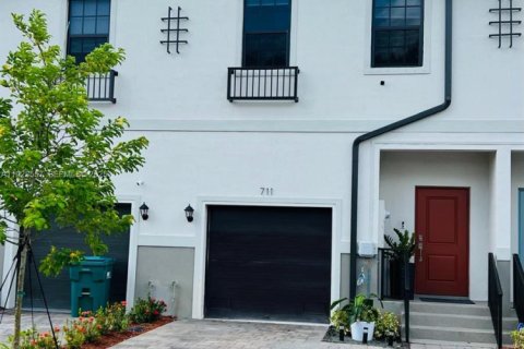 Touwnhouse à louer à Florida City, Floride: 3 chambres, 136.19 m2 № 1989143 - photo 2